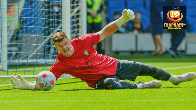 phong cách thi đấu của fraser forster